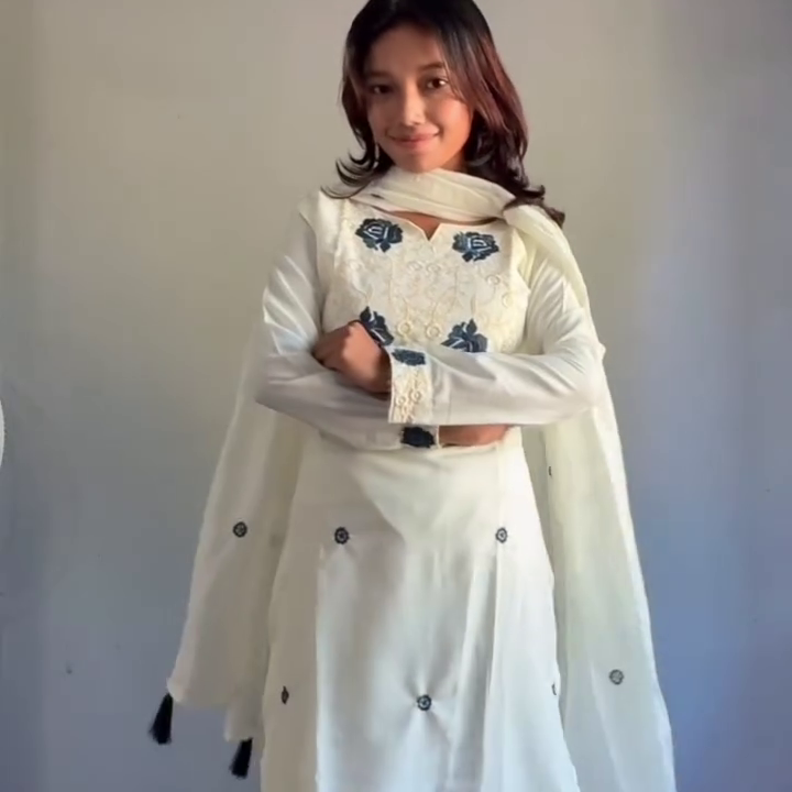 Ivory Embroidered Ethnic Kurta