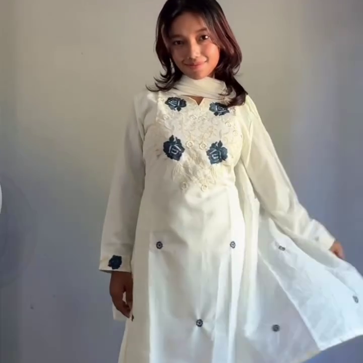 Ivory Embroidered Ethnic Kurta