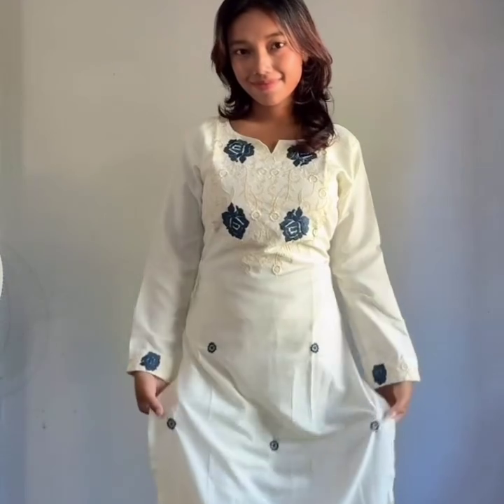 Ivory Embroidered Ethnic Kurta
