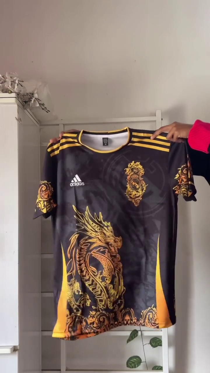 Royal Dragon Street Vibe