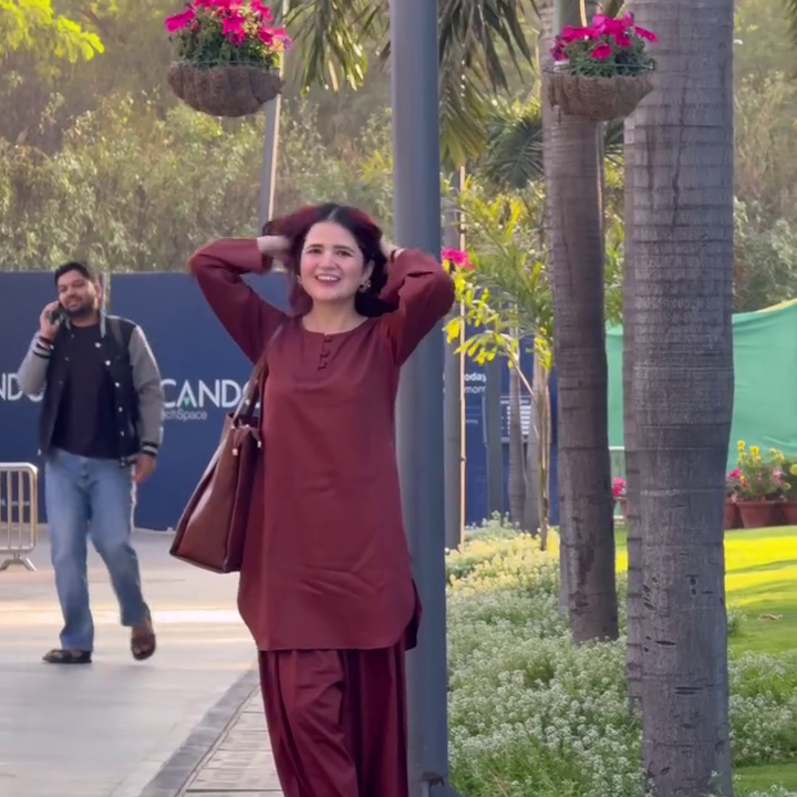 Minimal Maroon Comfort Set