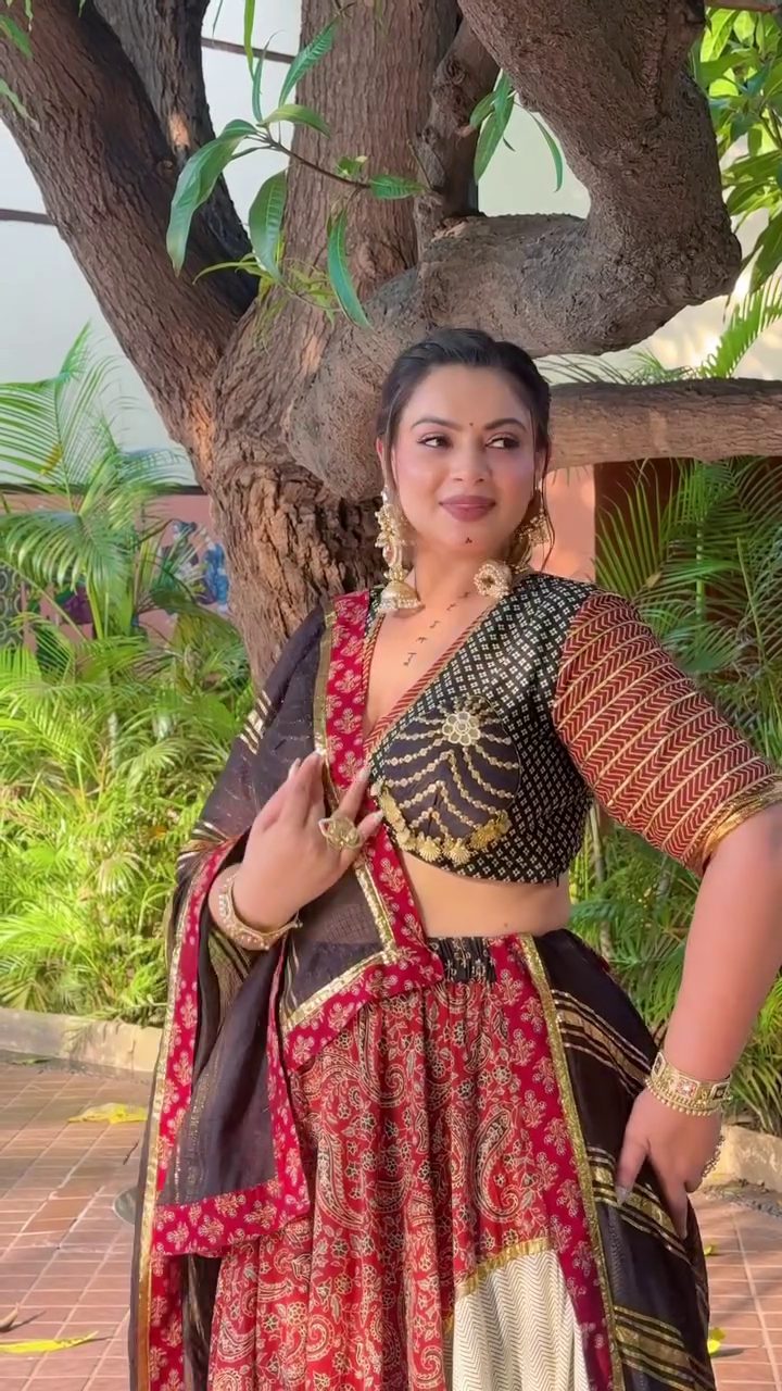 Heritage Fusion Lehenga Set