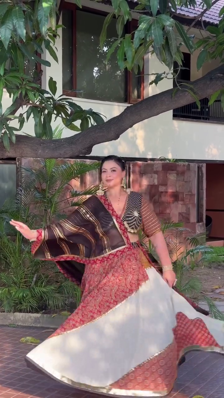 Heritage Fusion Lehenga Set