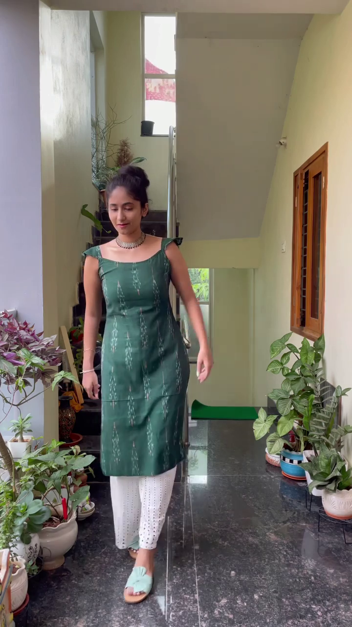 Minimal Green Everyday Style