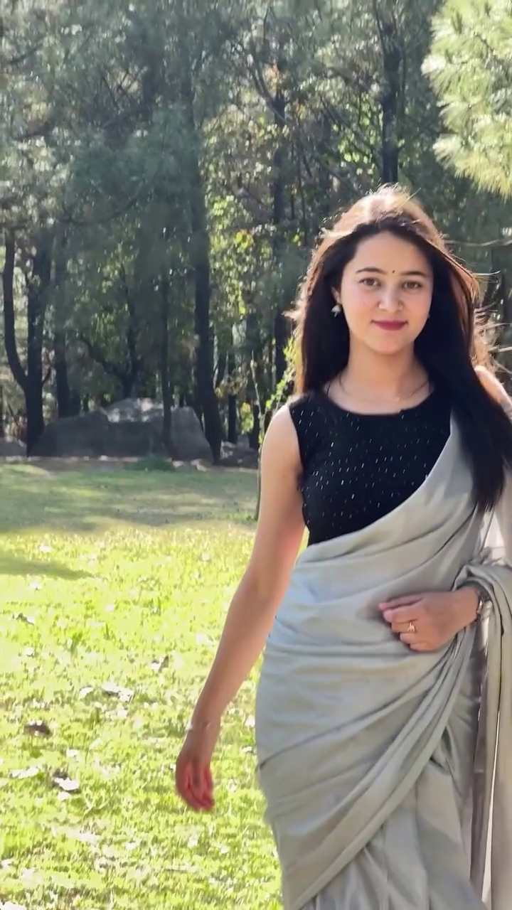 Elegant Grey Saree Look
