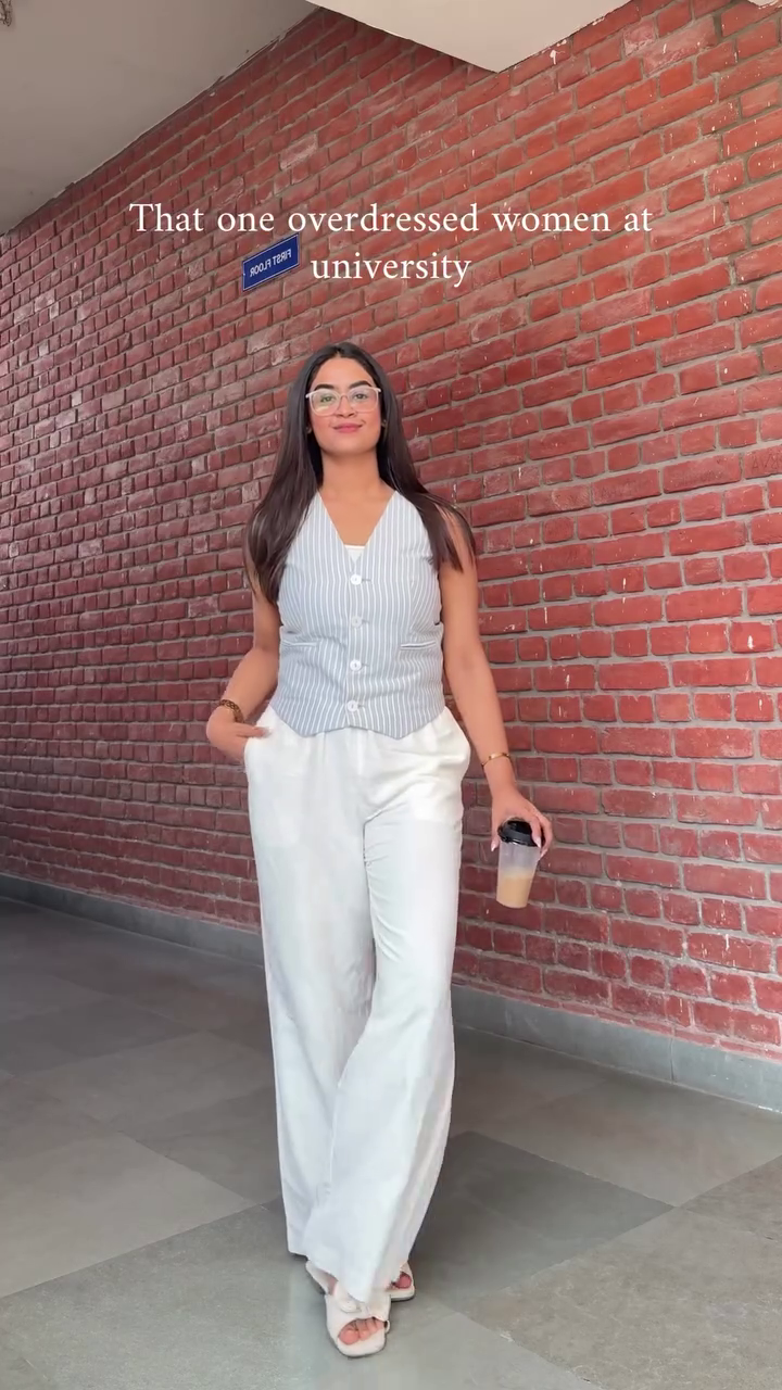 Can’t Do Anything Without Looking Stylish 🤷🏻‍♀️✨ #OOTD Viral Fashion Reel