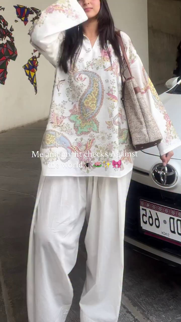 Women’s Minimal Fit Check – Soft Desi Aesthetic 🤍✨