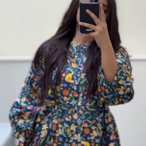 🌺 Botanical Glance – The Statement Floral Top