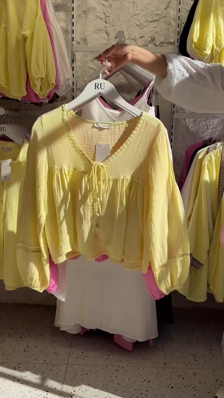 🌼Sunshine Bloom Rayon Puff-Sleeve Blouse with Ruffled Neck & Front Tie – Summer Radiance Collection🌈