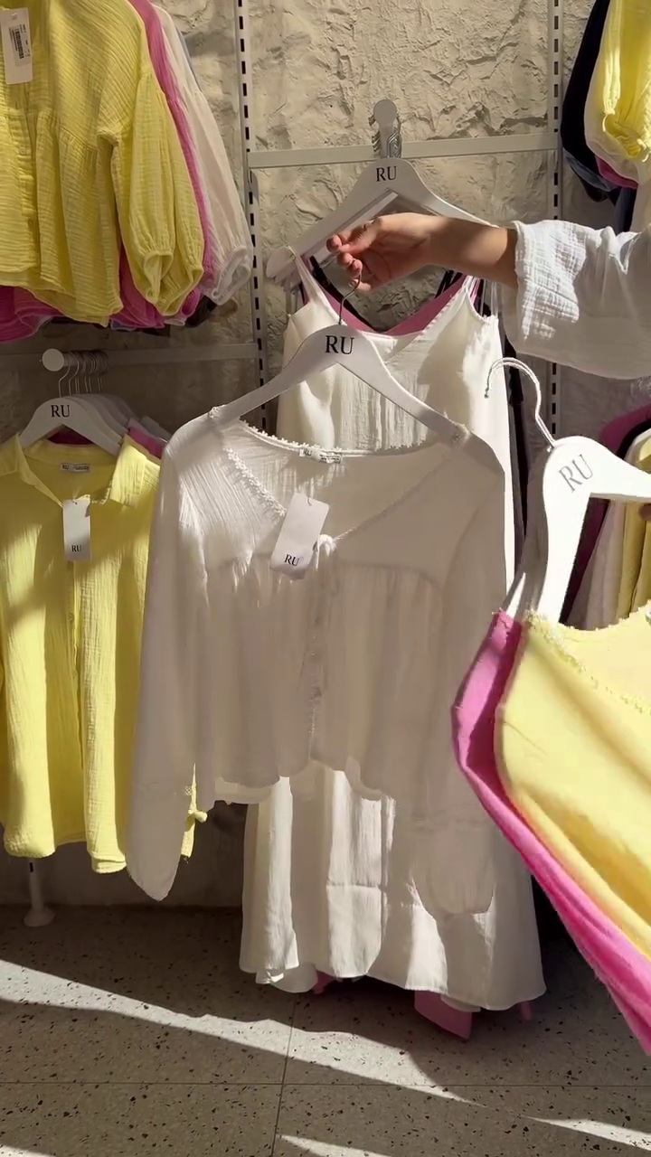 🌼Sunshine Bloom Rayon Puff-Sleeve Blouse with Ruffled Neck & Front Tie – Summer Radiance Collection🌈 - Image 3