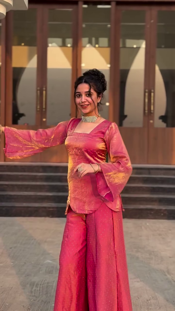 Luxurious Festive Metallic Magenta Flared Palazzo Suit Set - Image 4
