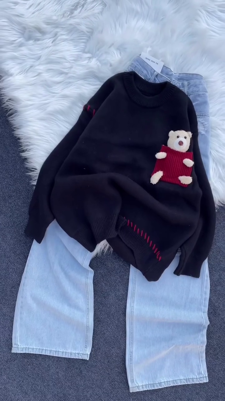 🧸 Teddy Pocket Knit Pullover – Cute Bear Accent & Soft Creamy Yarn - Image 4