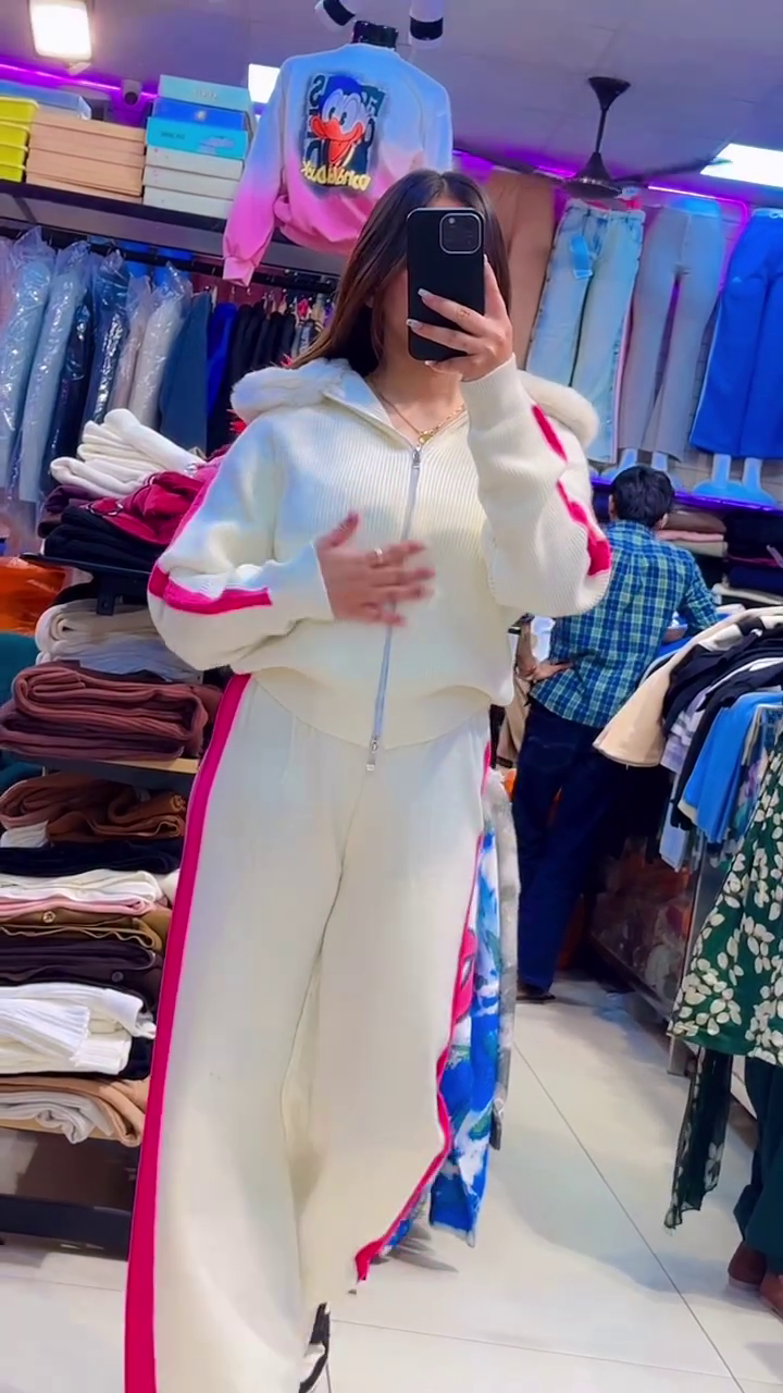 Urban Chic Knit Zipper Hoodie & Wide-Leg Joggers with Hot Pink Side Stripes – All-Season Comfort Athleisure Set