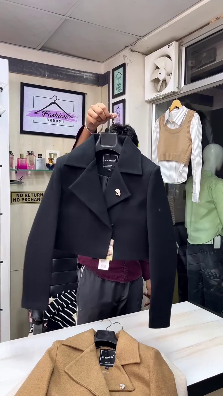 ๐ค Timeless Cropped Tailored Woolen Overcoat ๐ค - Image 3