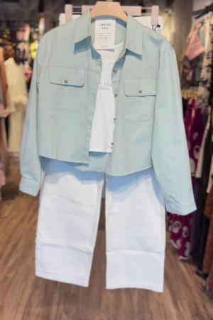 ☁️ Mint To Be – Chill Girl Energy 🍃