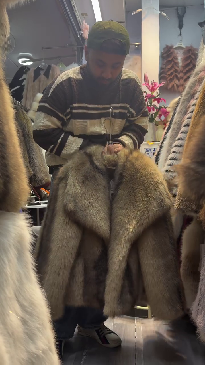 Luxury Faux Fur Oversized Winter Glam Coat with Plush Collar 🤎❄️ - Image 2