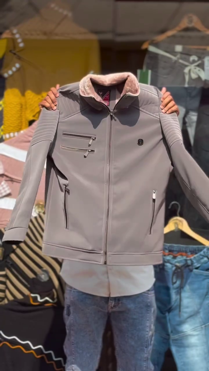 🧥 Urban Frost Luxe Winter Jacket 🧥 - Image 4