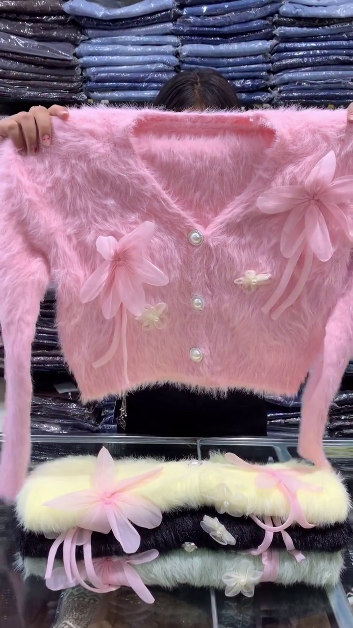 πΈβ¨ Blossom Luxe Fuzzy Cardigan β Floral Pearl Button Knit β¨πΈ