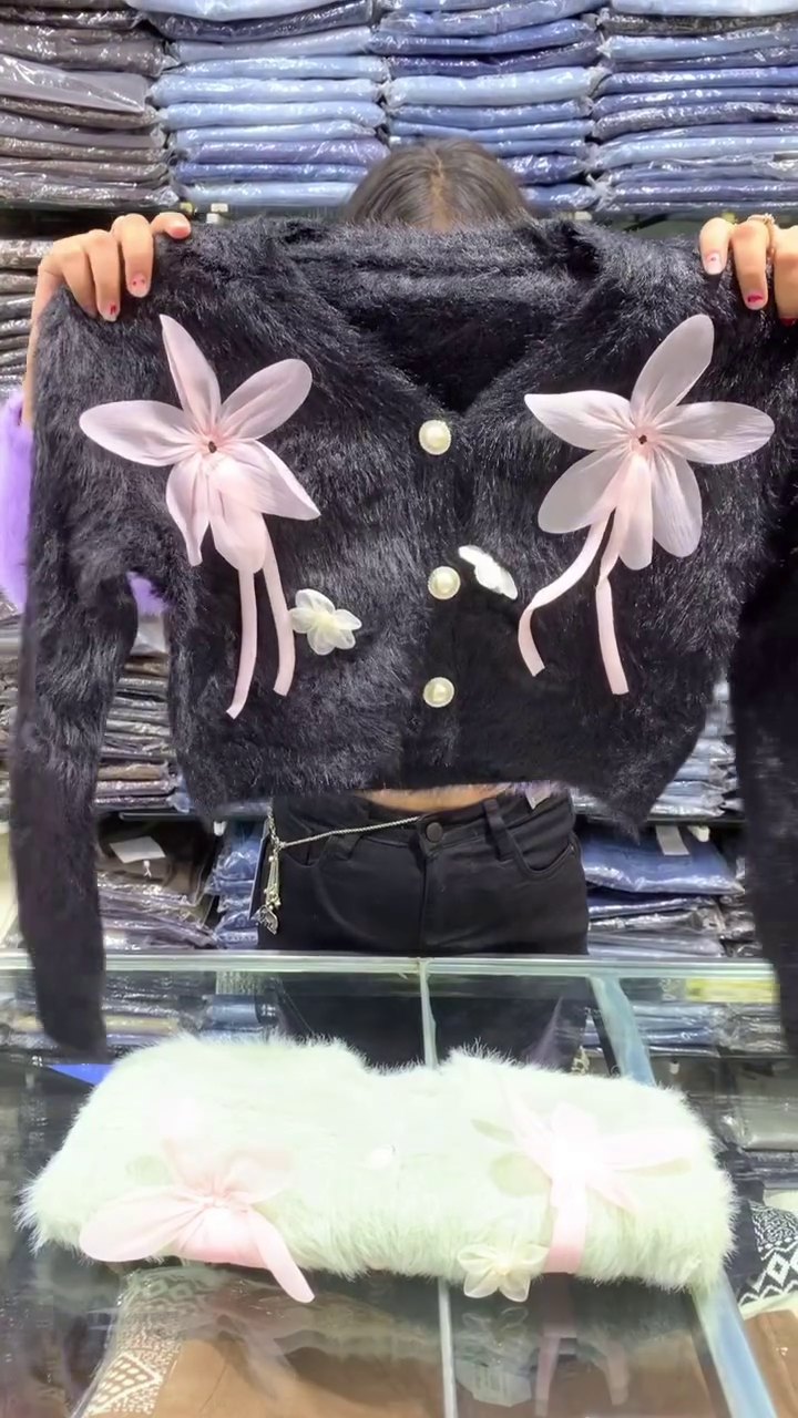 πΈβ¨ Blossom Luxe Fuzzy Cardigan β Floral Pearl Button Knit β¨πΈ - Image 4
