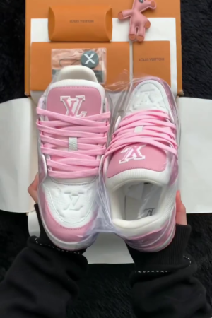 💗 LuxeAura™ Pink Street Sneakers – Premium-Inspired Style with Everyday Comfort 👟✨