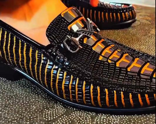 ๐๐ฅ Luxury Crystal Loafers โ Premium Partywear Shoes for Men (Black & Gold) โจ๐