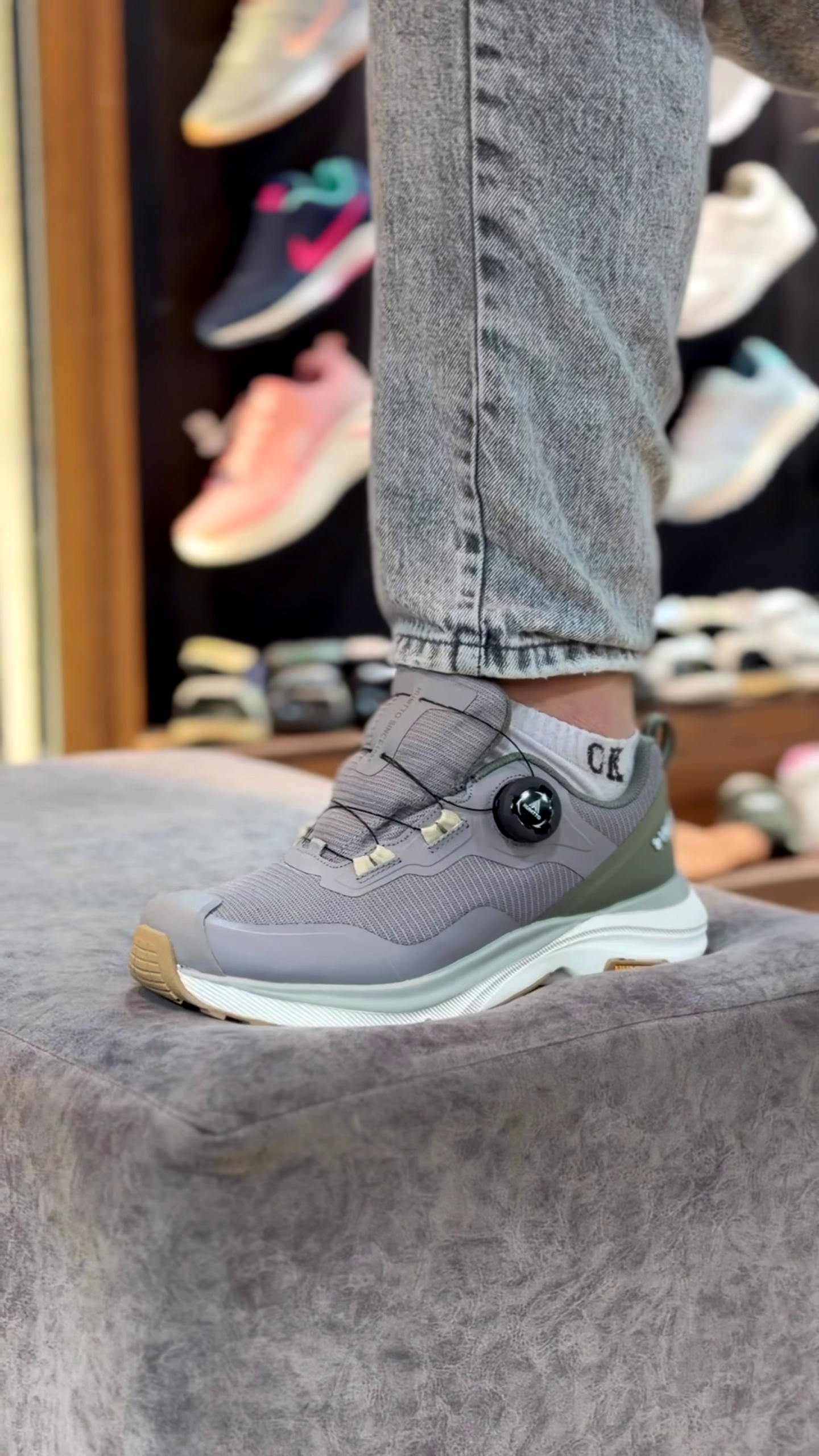 UrbanGrip™ Dial-Fit Sneakers – Lightweight Comfort, Premium Street Style (Unisex) 👟✨