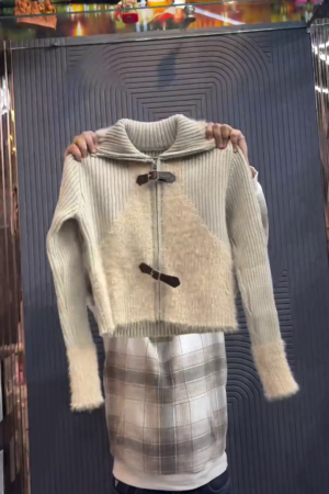 🤍✨ Cozy Luxe Toggle Zip Cardigan – Soft, Warm & Aesthetic Winter Must-Have ❄️🧶