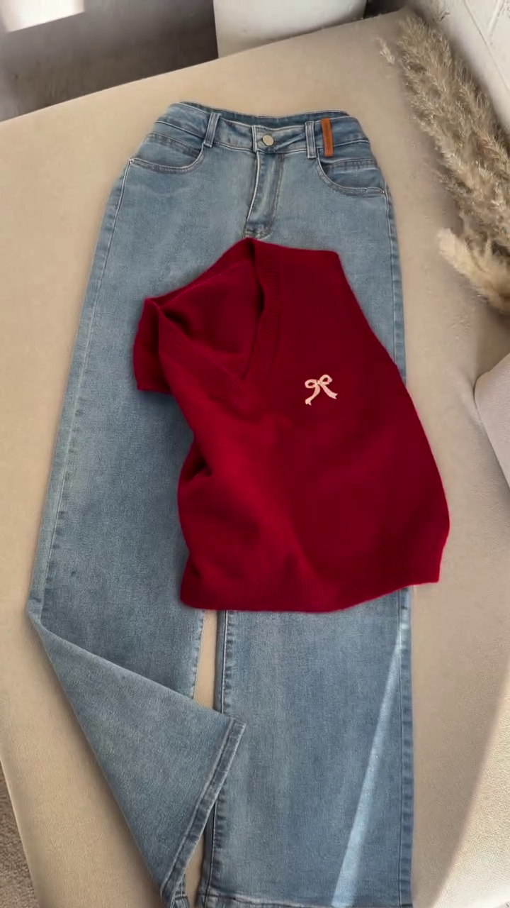 ๐โจ Classic Preppy Outfit Set โ Knit Vest + Striped Shirt + Denim Jeans ๐ค๐ - Image 2