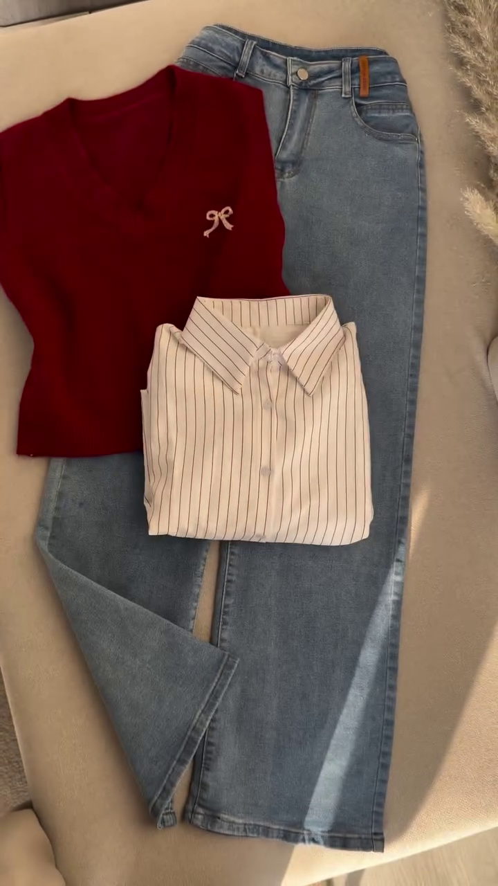 ๐โจ Classic Preppy Outfit Set โ Knit Vest + Striped Shirt + Denim Jeans ๐ค๐ - Image 3