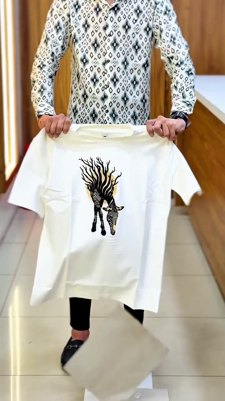 ๐ค๐ฆ Premium Deer Print Oversized T-Shirt โ Minimal, Aesthetic & Streetwear Ready ๐ฅโจ - Image 7