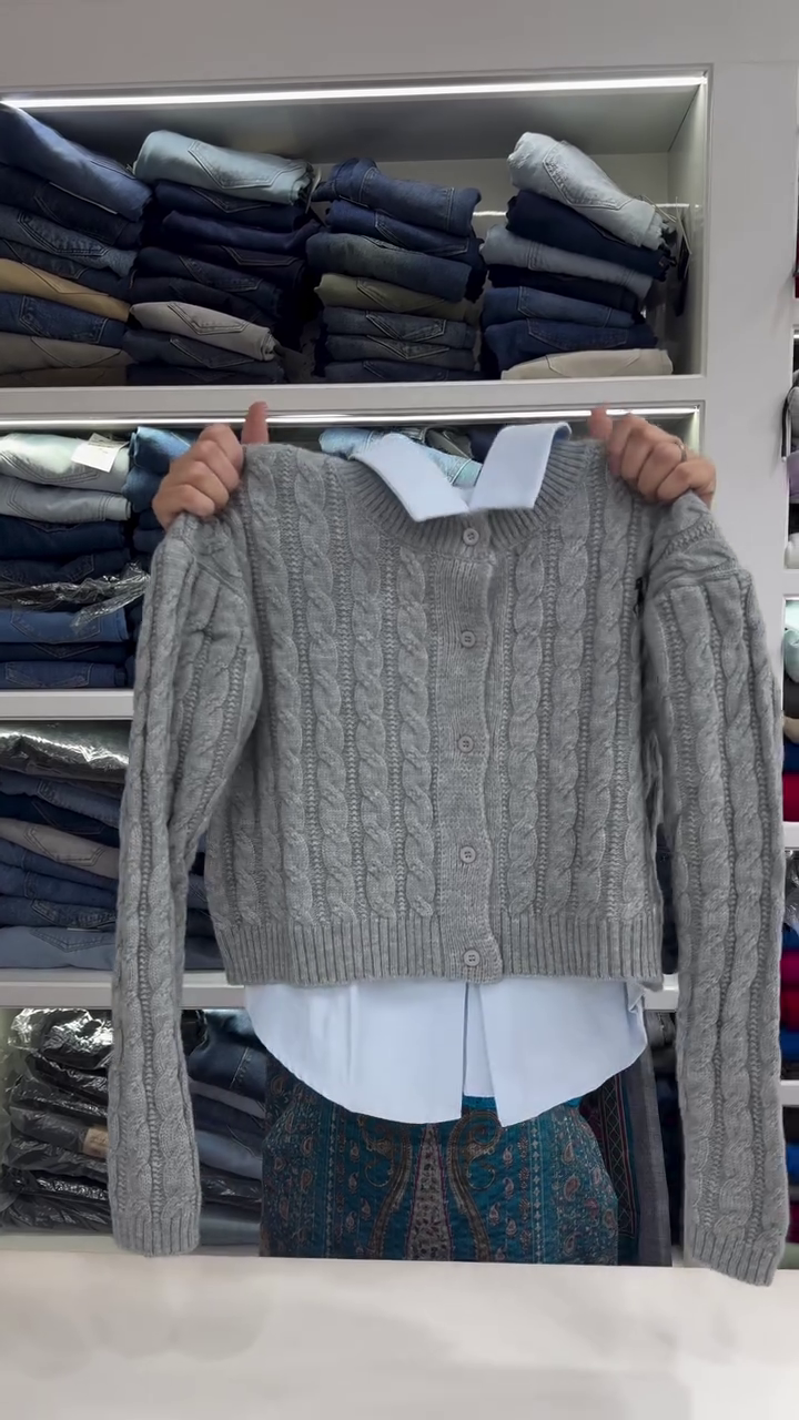 ๐คโจ Cozy Cable Knit Layered Sweater โ Preppy Shirt Collar Cardigan Style ๐ฉถ๐ - Image 4