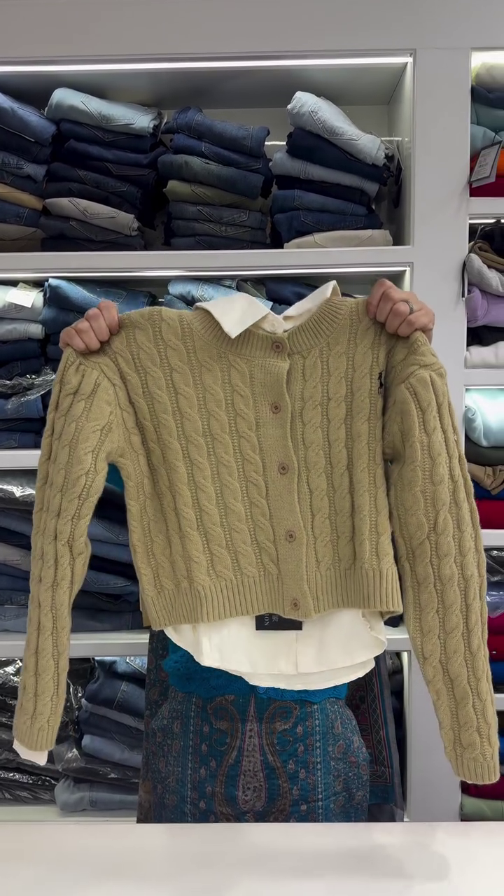 ๐คโจ Cozy Cable Knit Layered Sweater โ Preppy Shirt Collar Cardigan Style ๐ฉถ๐ - Image 5