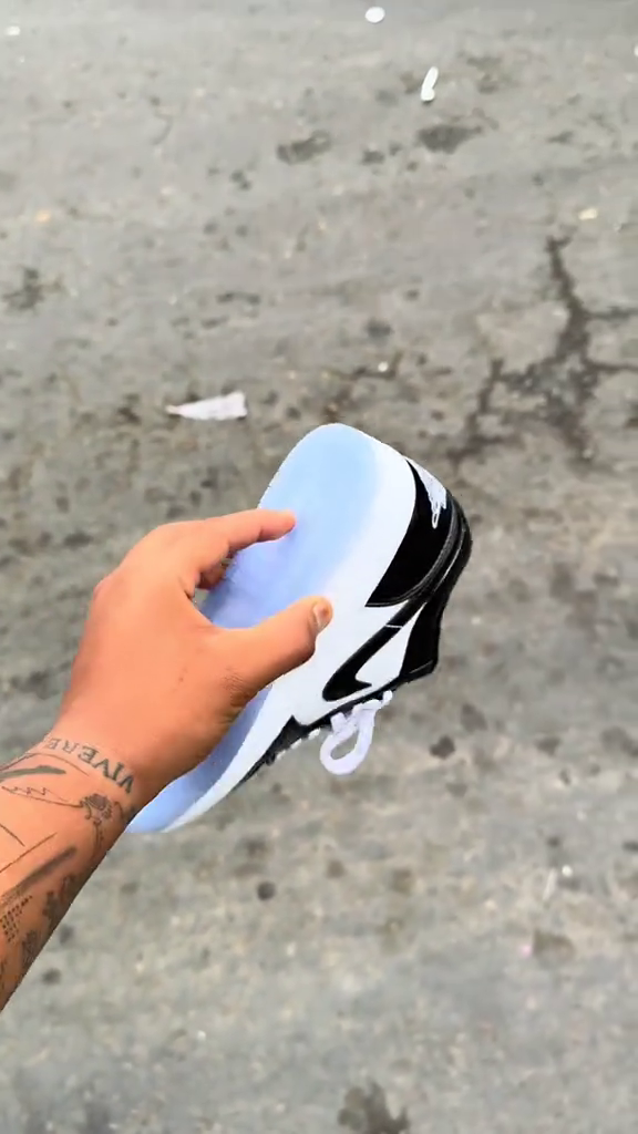 ๐๐ค Air-Style Black & White Low-Top Sneakers โ Clean Classic Streetwear Shoes ๐ฅโจ - Image 3