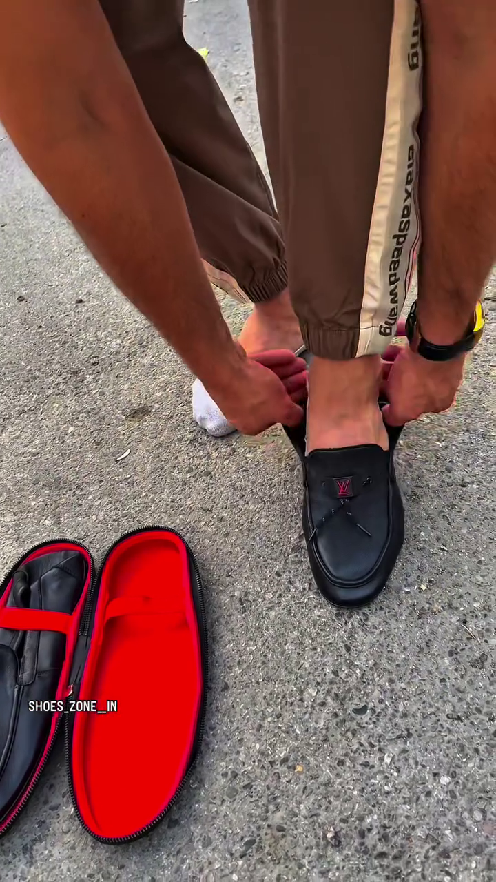 ๐คโค๏ธ Red Strap Luxury Slippers โ Premium Menโs Comfort Sandals ๐ฅ๐ฃ - Image 4