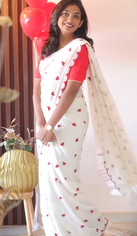 🤍❤️ Heart Embroidery Scalloped Mul Cotton Saree – Cream with Maroon Elegance ❤️🤍 - Image 2