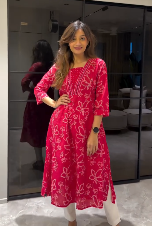 πΈ Elegant & Effortless: Floral Printed Cotton Thread Work V-Neck A-Line Kurta - Image 4