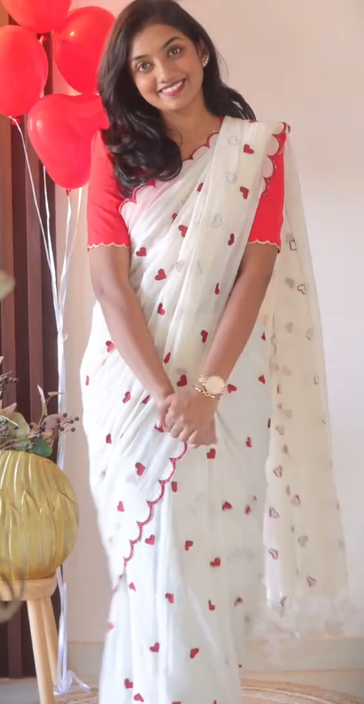 🤍❤️ Heart Embroidery Scalloped Mul Cotton Saree – Cream with Maroon Elegance ❤️🤍