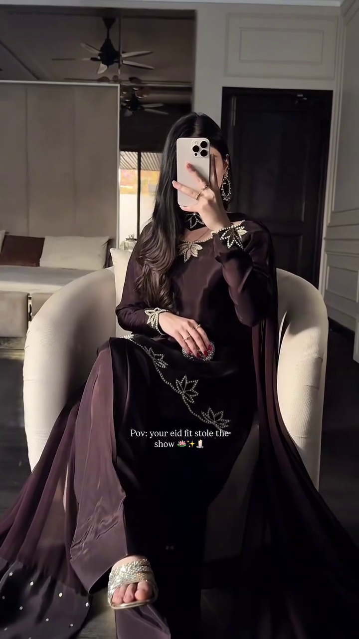 π€ Brown Natural Crepe Embroidery Work Salwar Suit β Timeless Elegance in Every Thread π€