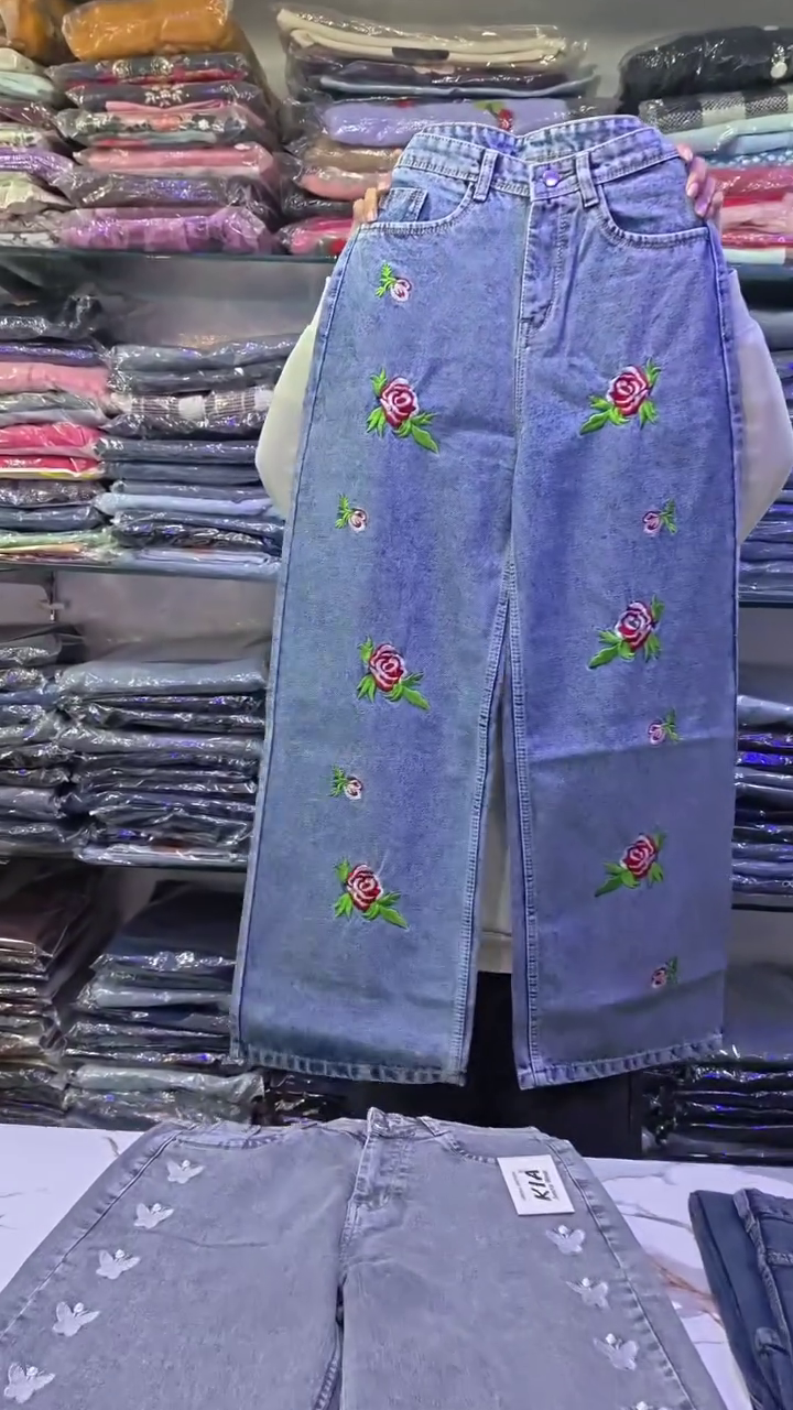 🦋 Light Wash Wide-Leg Women’s Denim Jeans – Stylish Butterfly Design ✨ - Image 3