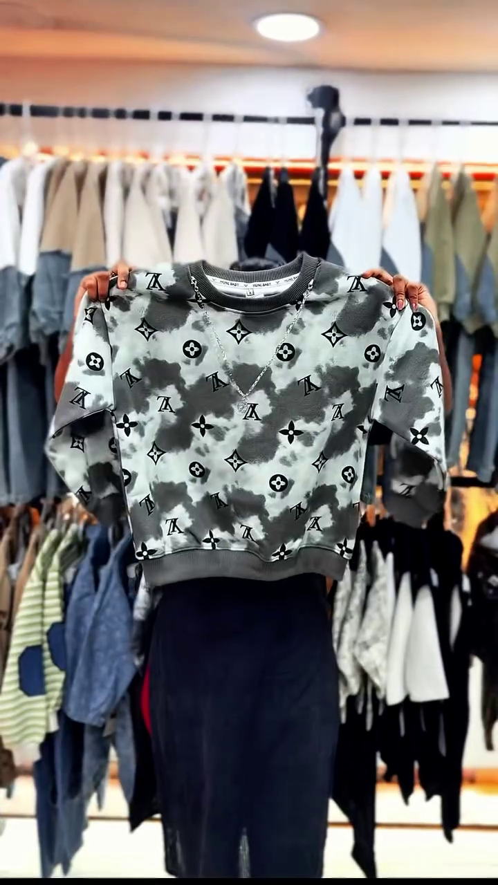 π¨ Graphic Print Crewneck Sweatshirt β Casual, Cozy & Stylish β¨ - Image 6