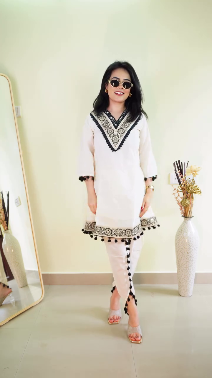 β¨ Elegant Linen Kurta Set β Sequins & Bead Embellishments for a Festive Glow πΈ - Image 3