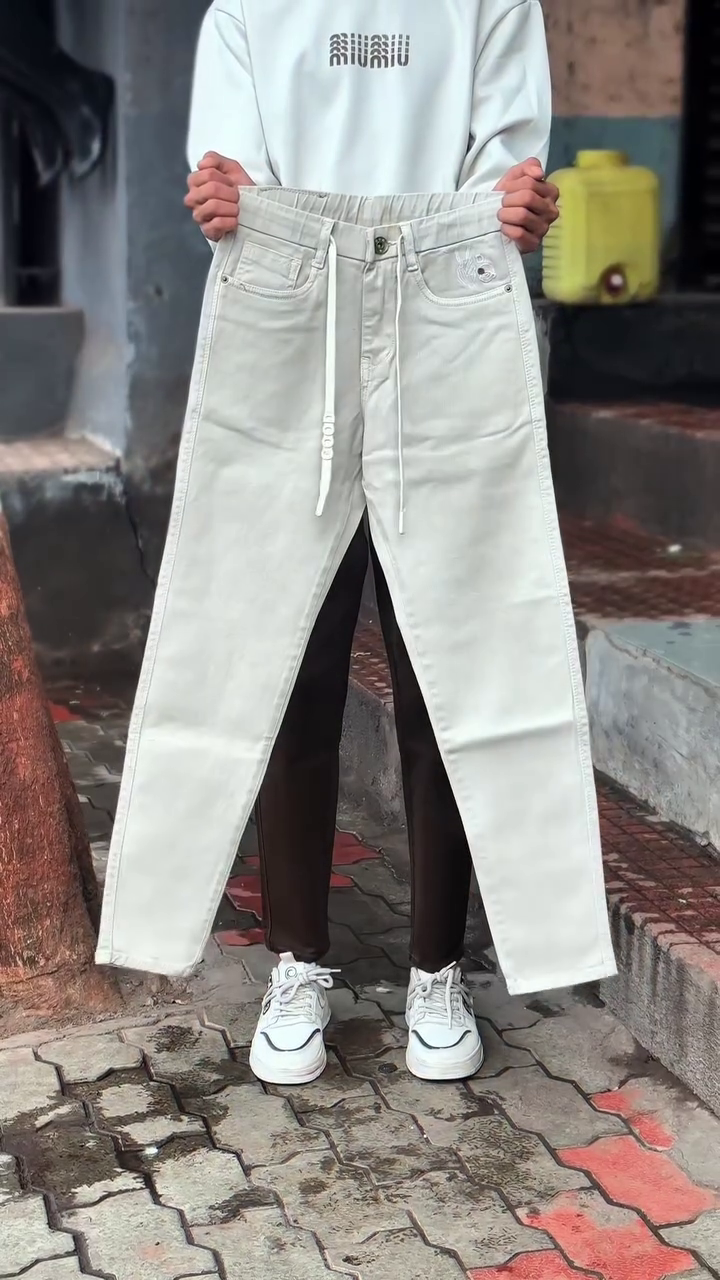 ๐ค Beige Denim Jeans โ Stylish, Versatile & Everyday Wardrobe Essential ๐โจ - Image 3