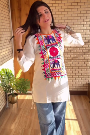 β¨ Embroidered Slim Fit Tunics β Elegant, Chic & Perfectly Tailored πΈ