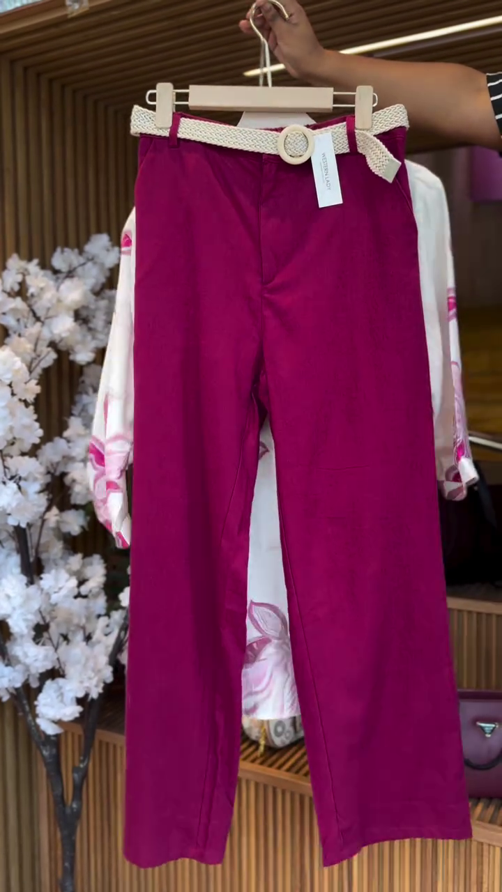 ๐ธ Womenโs Floral Print Kurta and Pants Set โ Effortless Elegance in Bloom ๐ - Image 2