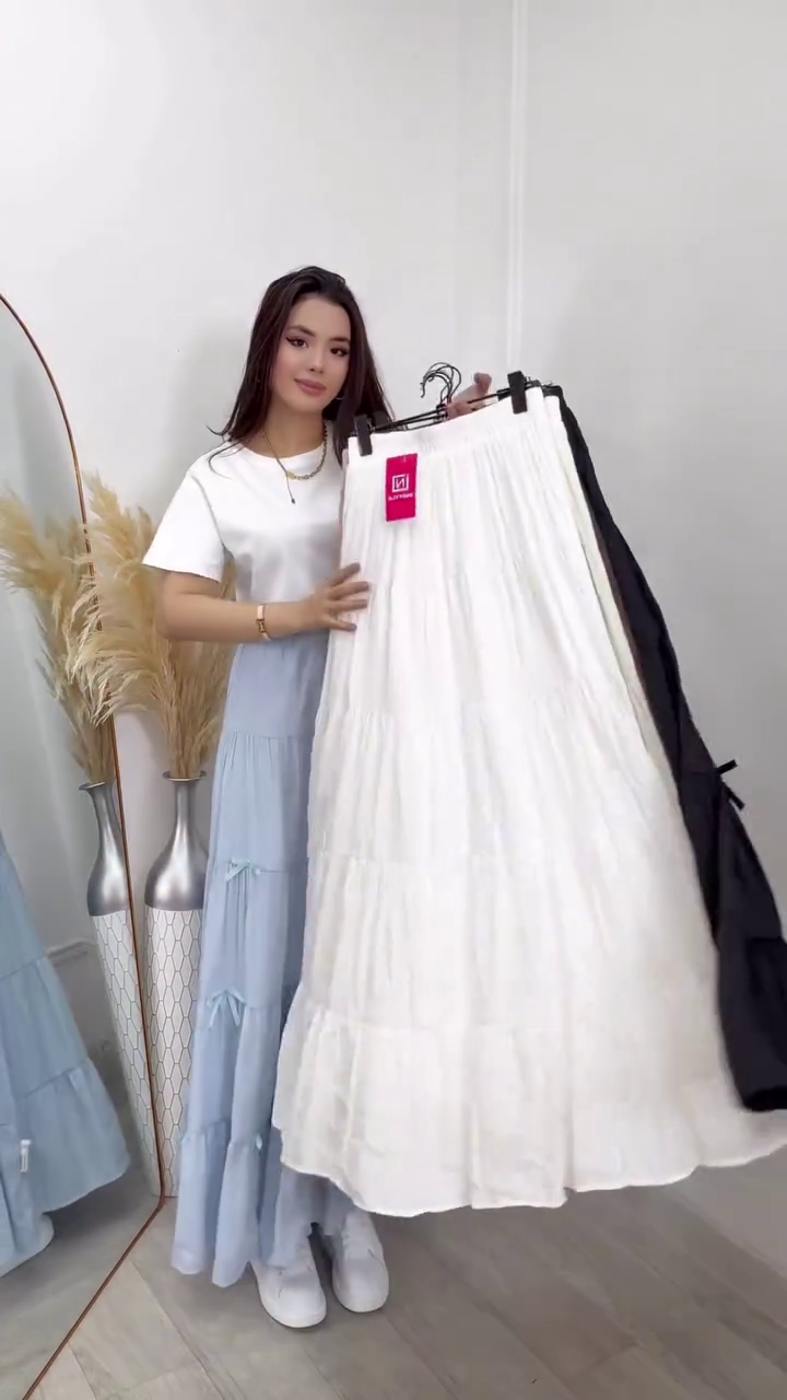 π€ Soft Sophistication: SSK Flared White Skirt