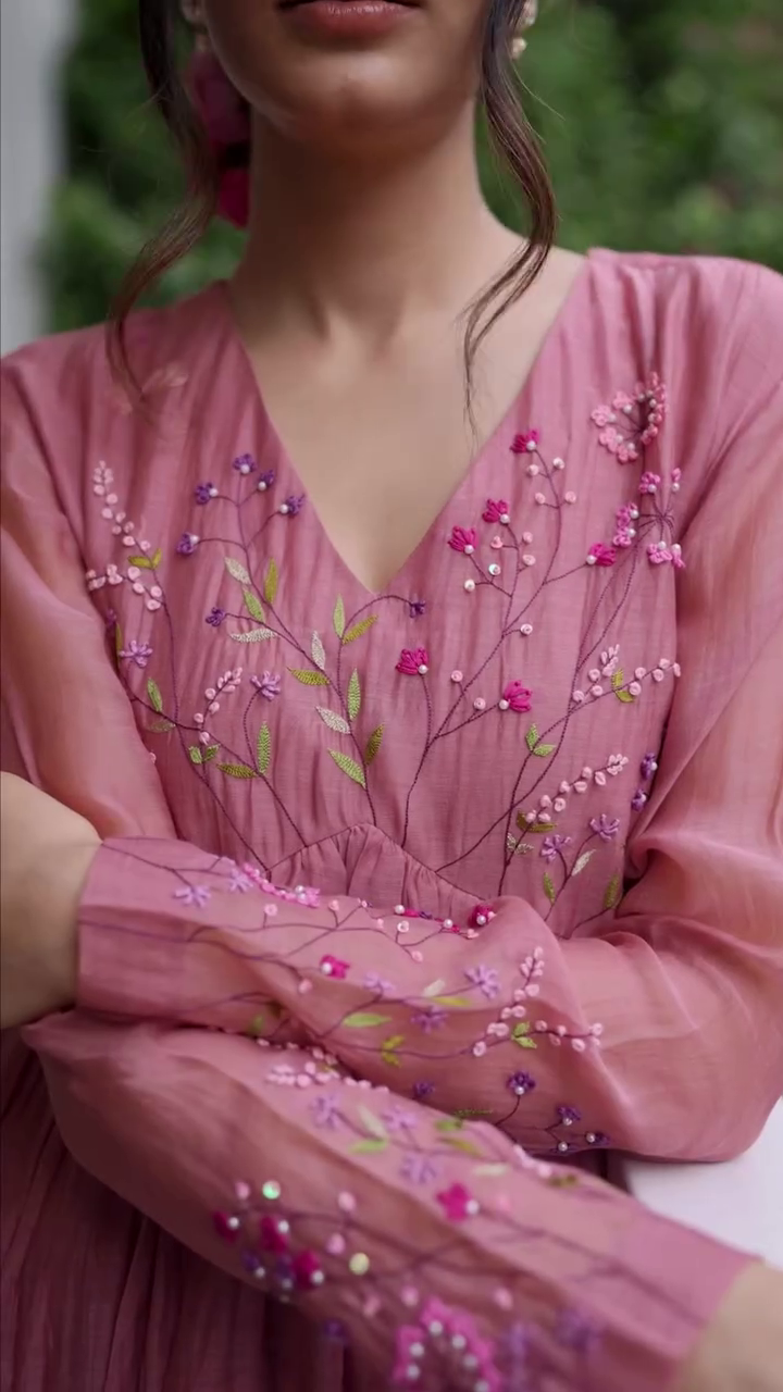 πΈ Grace in Every Thread: Pink Embroidered Chanderi Kurta Set - Image 2