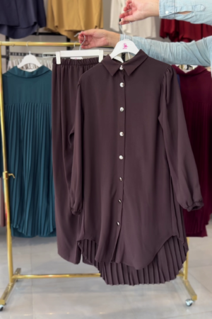 ✨ Polished & Modest: Long-Sleeved Button-Down Co-Ord Set with Pleated Trousers