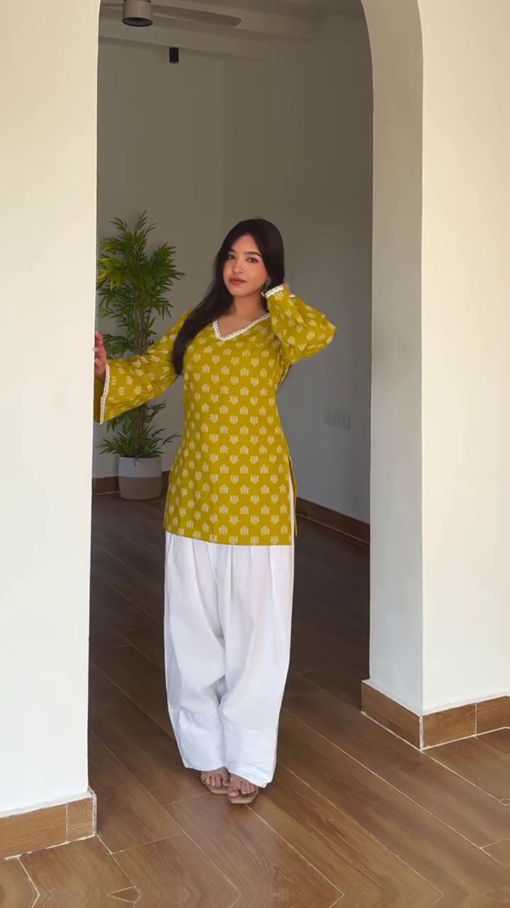 πΈ Playful Elegance: Printed Flared Sleeve Kurti - Image 4