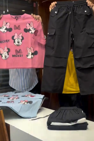 Playful & Iconic: Minnie Mouse Graphic Print Outfit Set 🎀👕