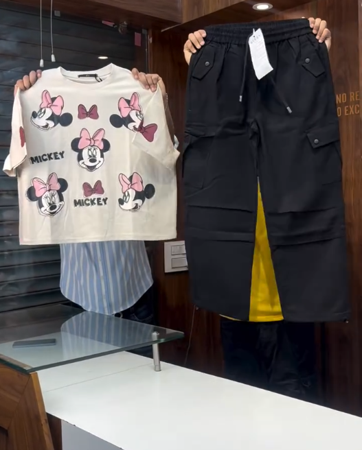 Playful & Iconic: Minnie Mouse Graphic Print Outfit Set ππ - Image 3